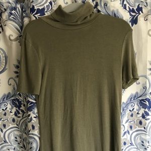 Philosophy Olive Green SS TNeck size S